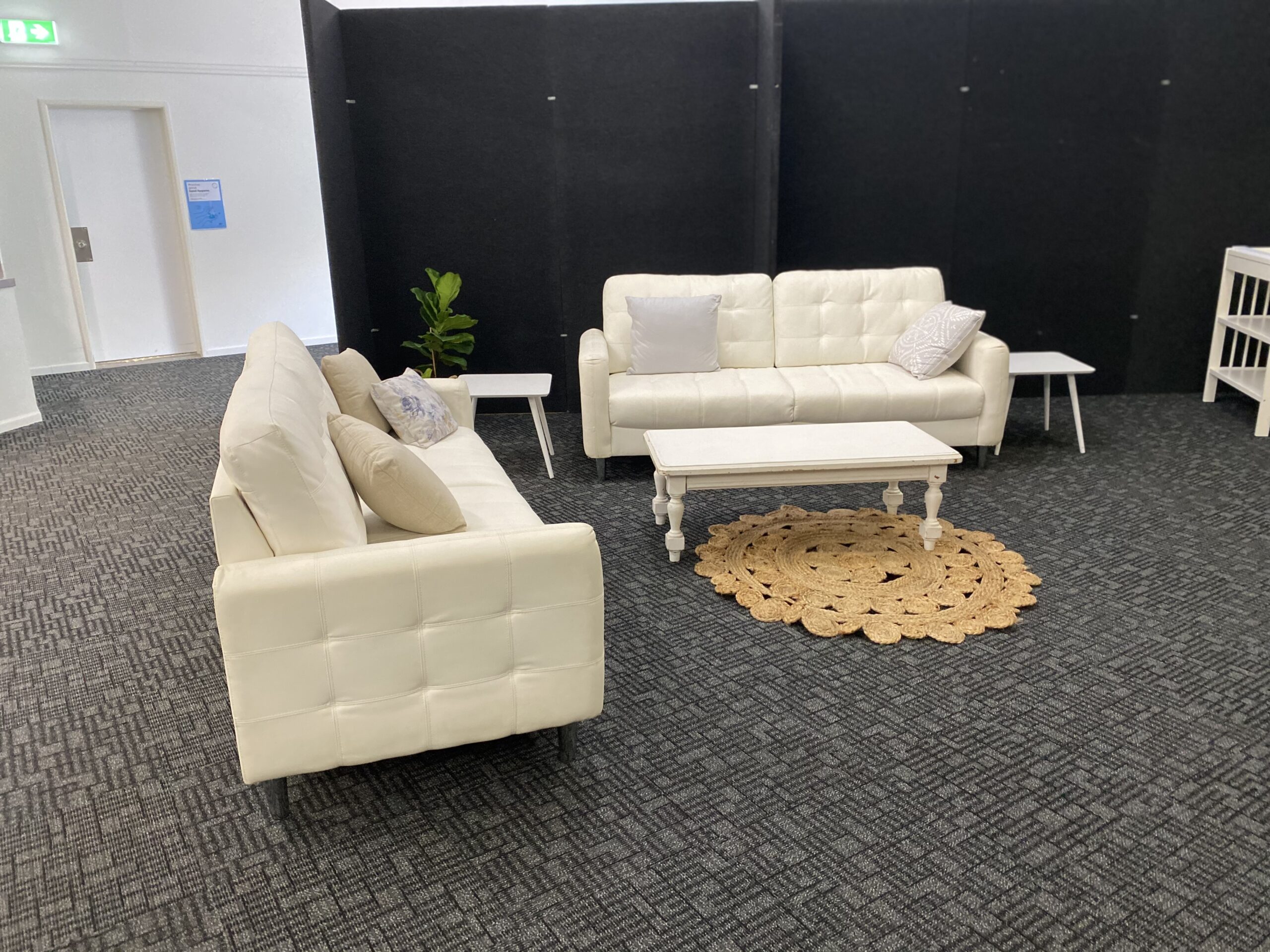 White Leather Lounge Stylish Events